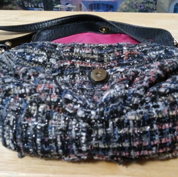 🆕Juicy Couture Traveler Flap Crossbody Bag.🎒Wide Zip Pocket,Tweed&Leather. - Picture 8 of 12